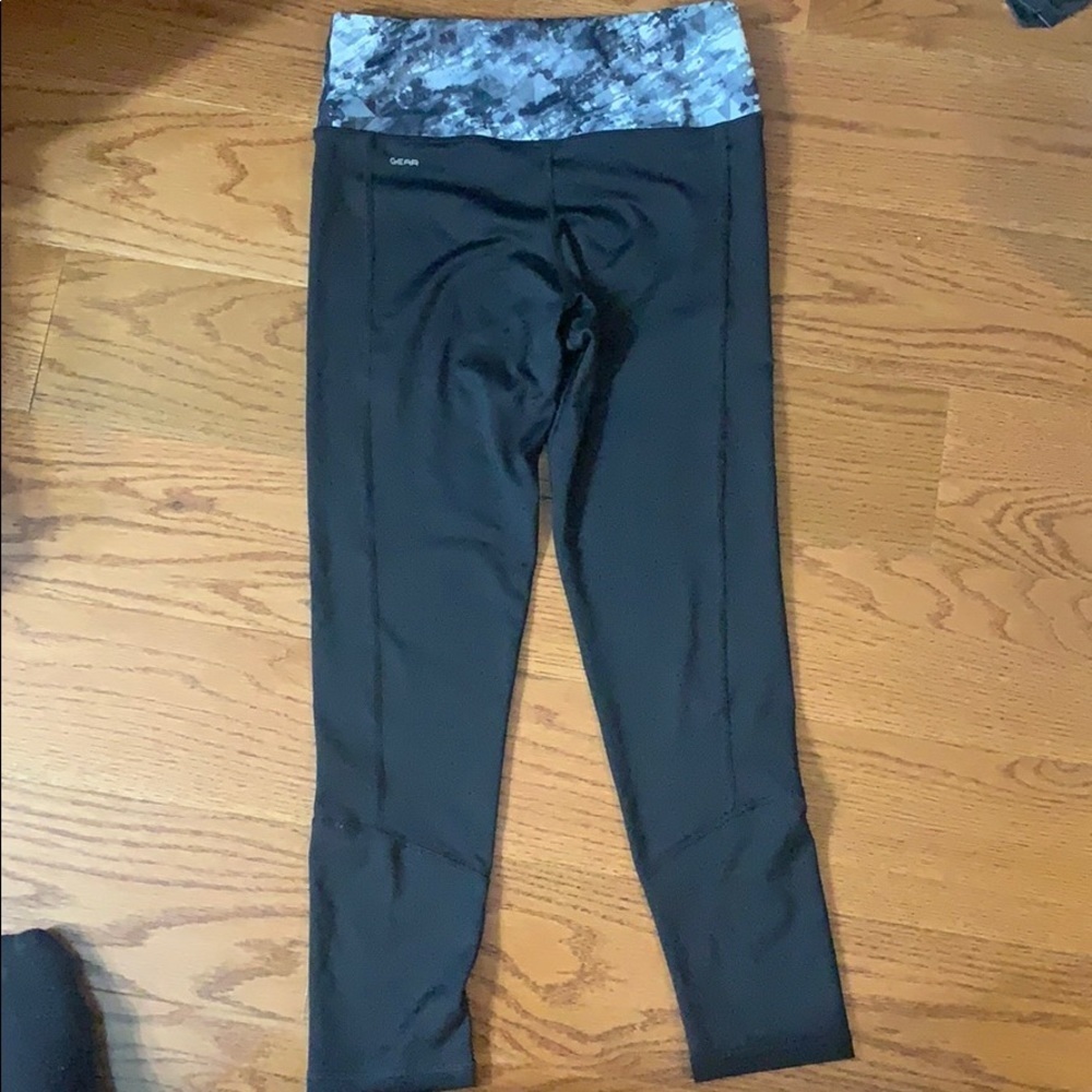 Champion cropped workout pants 🏋️‍♂️ - Picture 2 of 7